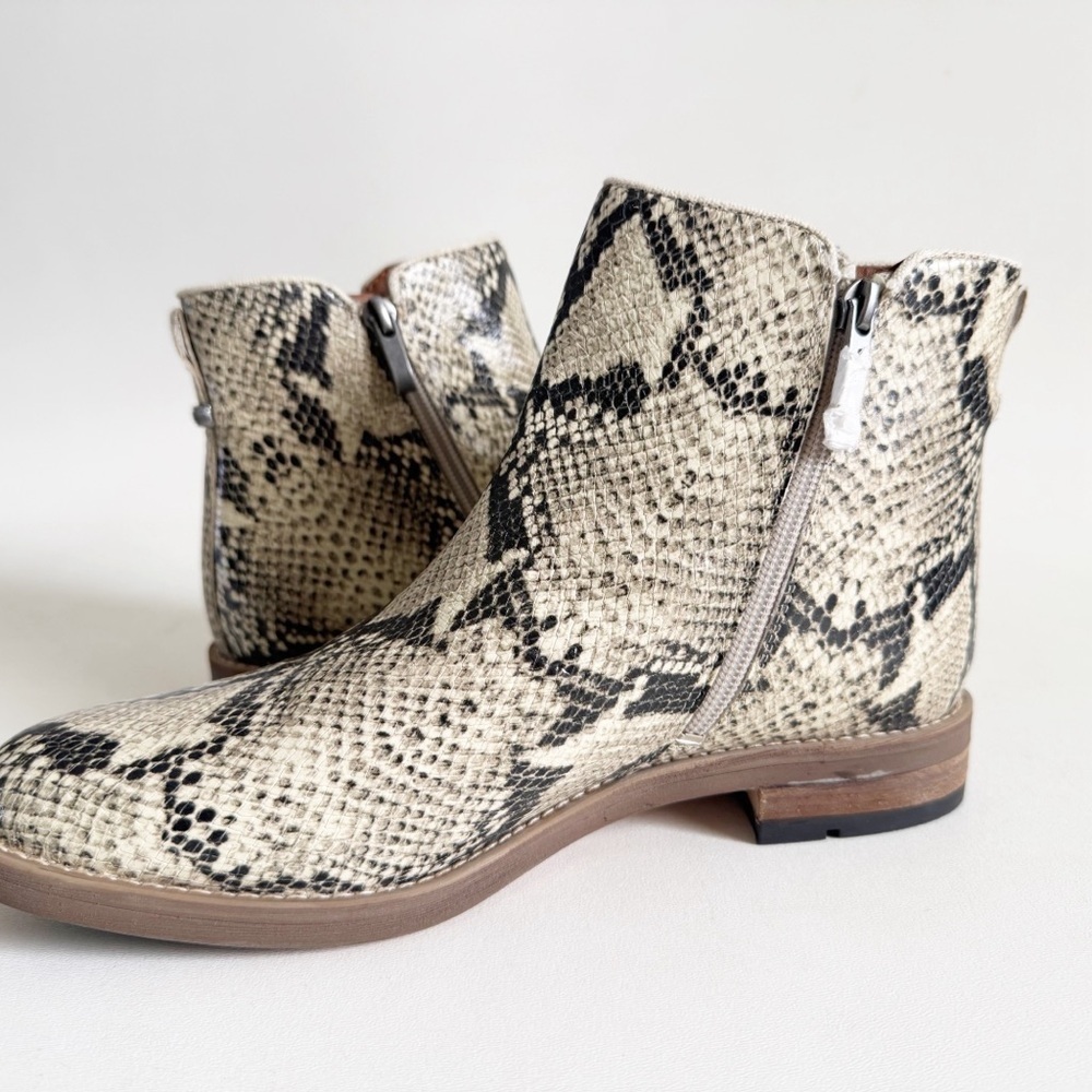 New Franco Sarto Marcus Snake Bootie Ankle Boot Leather Classic Minimalist US 9 - Picture 7 of 10